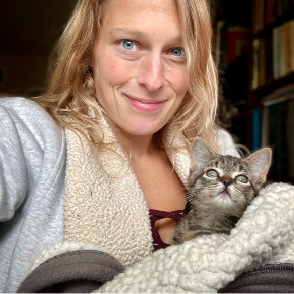 Meet your Posher, Bekah - Picture 8 of 9